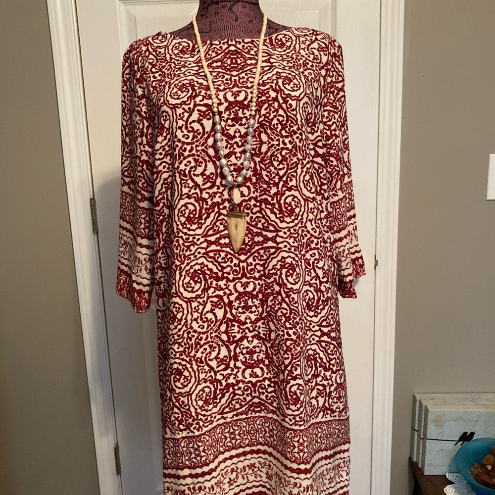 Skies Are Blue Brand- dark red and cream Paisley Boho Shift Dress Size S